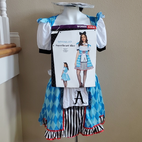Wonerderland Costumes Other - Womens Wonderland Costumes Sweetheart Alice in Costume  Size Sm 4/6 Med 8/10 NWT